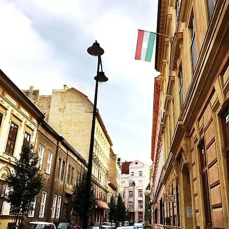 Bright Artist Loft W Terrace Budapest