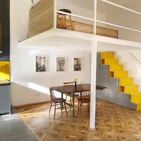 דירה Bright Artist Loft W Terrace בודפשט