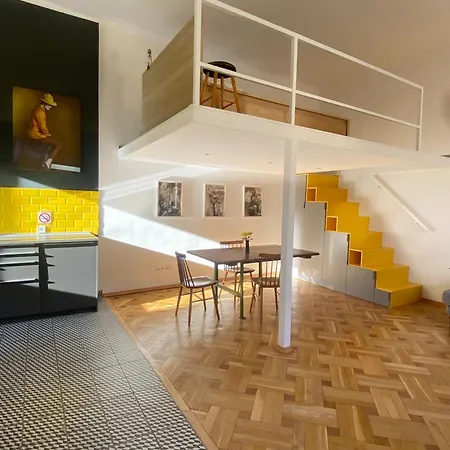 Bright Artist Loft W Terrace *