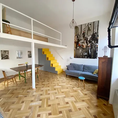 Bright Artist Loft W Terrace Apartment *